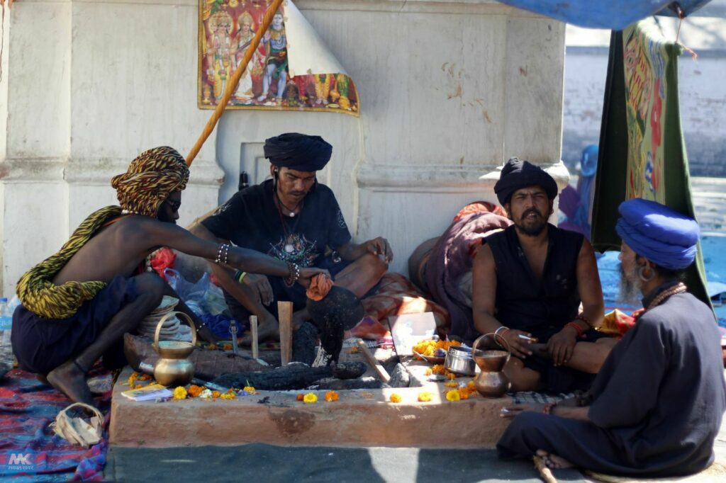 Saints’ activities at Pashupatinath [Photo Feature]
