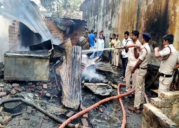 Gas cylinder explodes in Bihar, 5 killed in same family
