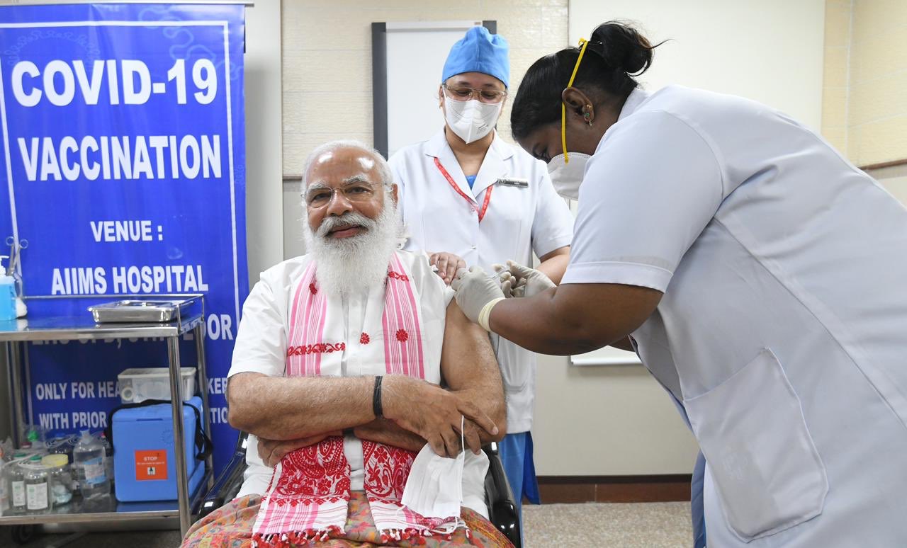 Narendra Modi vaccinated against corona