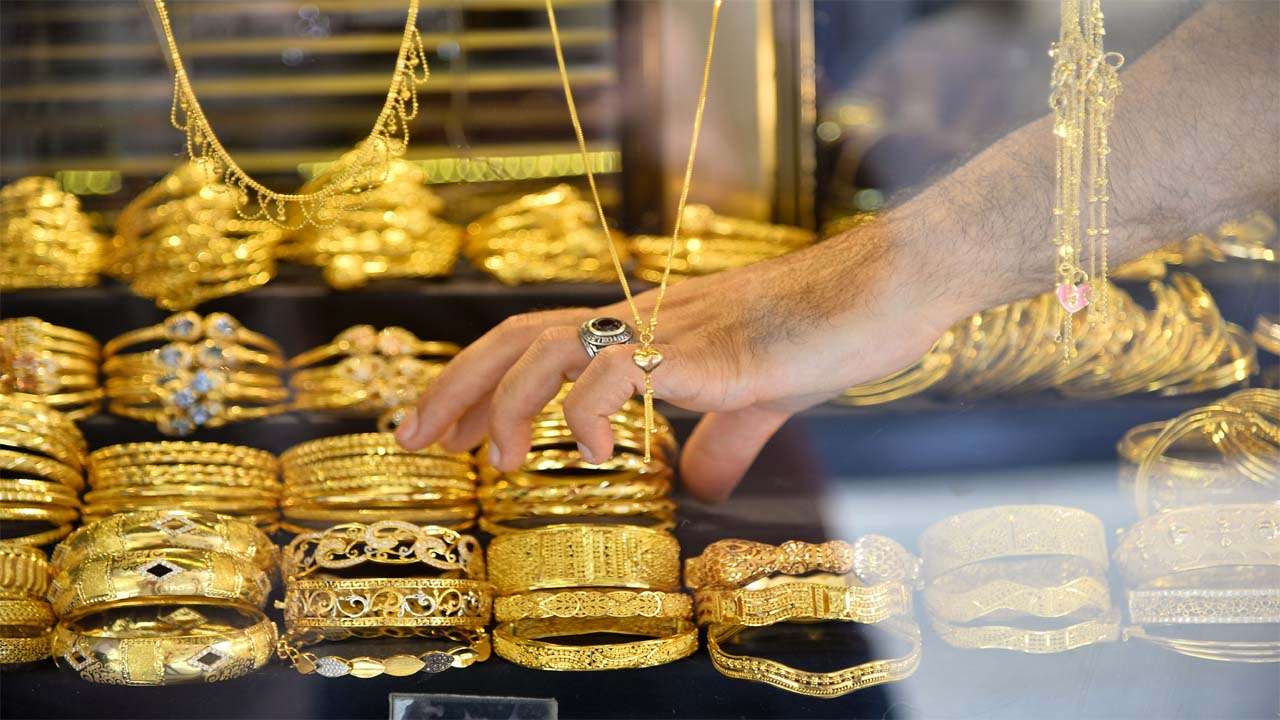 Gold prices fell on the first day of the month