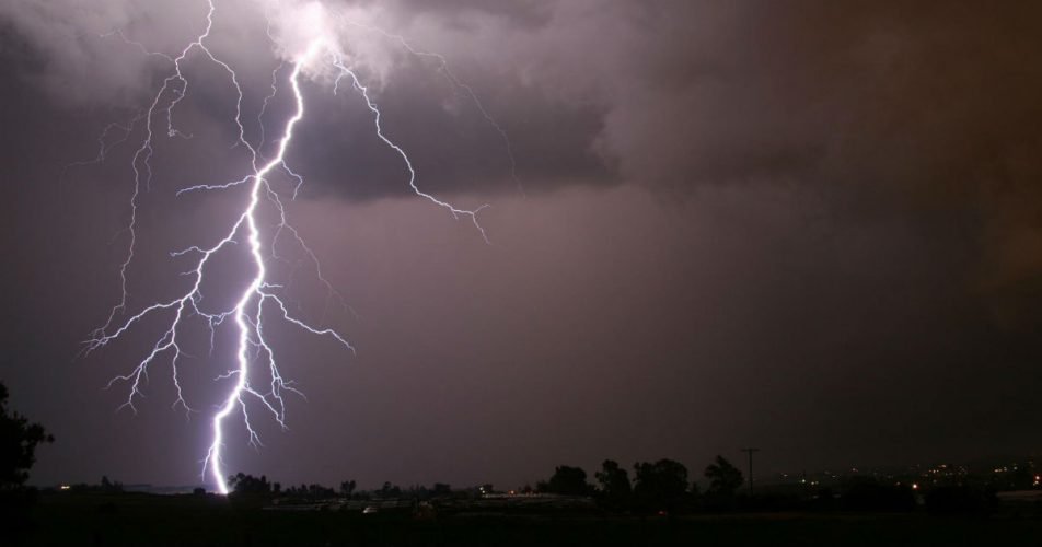 Woman dies of lightning strike