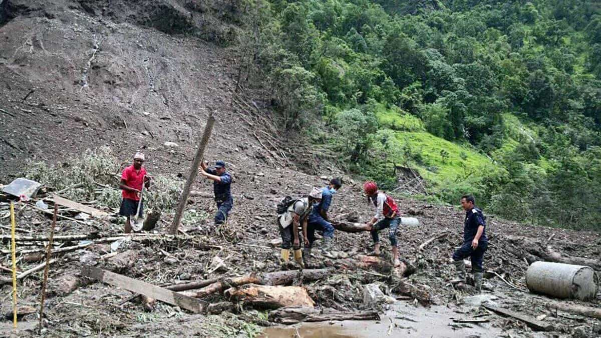 Five houses displaced, roads blocked