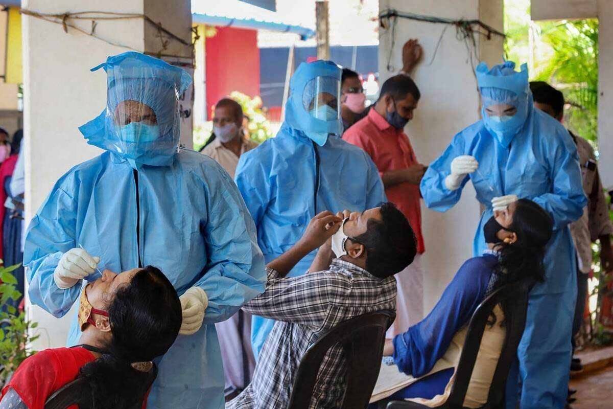 There are still 80,000 infected people in India every day