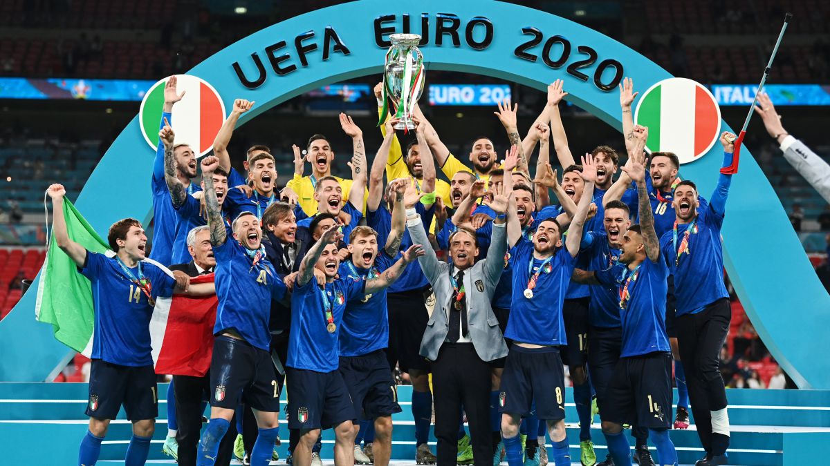 Italy beat England to win Euro title