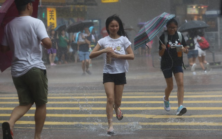 3 Beijing districts issue red alert for rainstorms