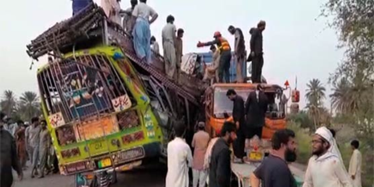 27 killed, over 30 injured in bus-trailer collision in Pakistan’s Punjab