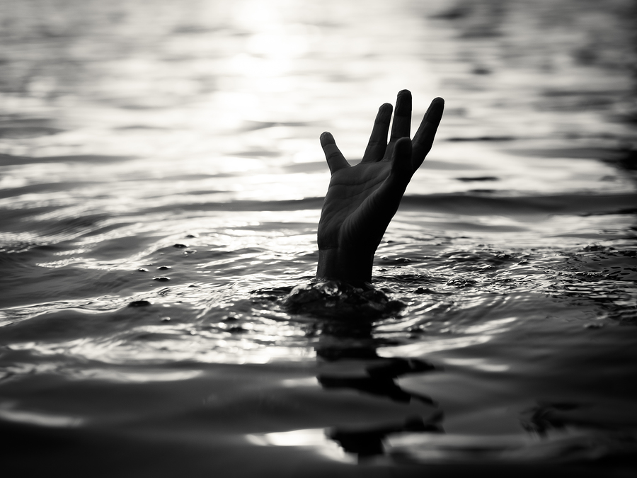 Woman drowns while washing clothes in river