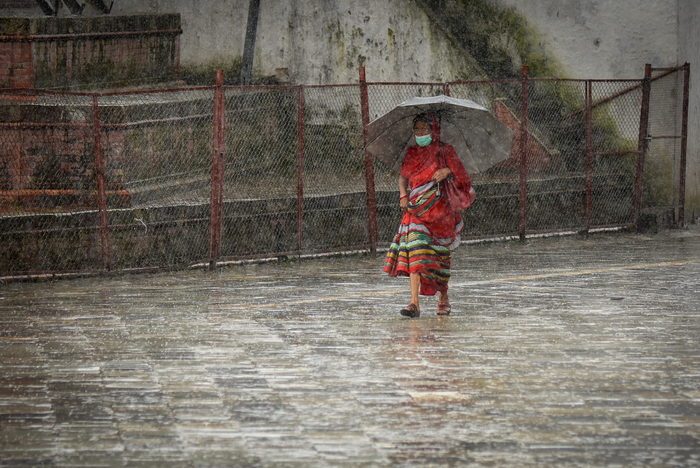 There will be heavy rain in some places due to monsoon winds