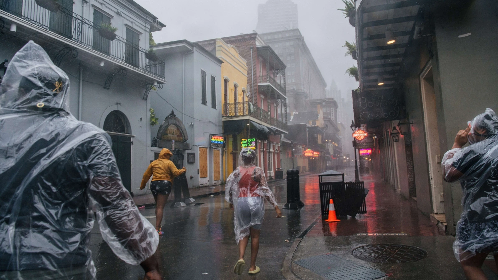 Hurricane Ida: A ‘catastrophic’ storm in Louisiana, USA