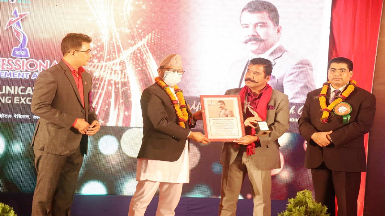 Corporate branding icon Giri honored