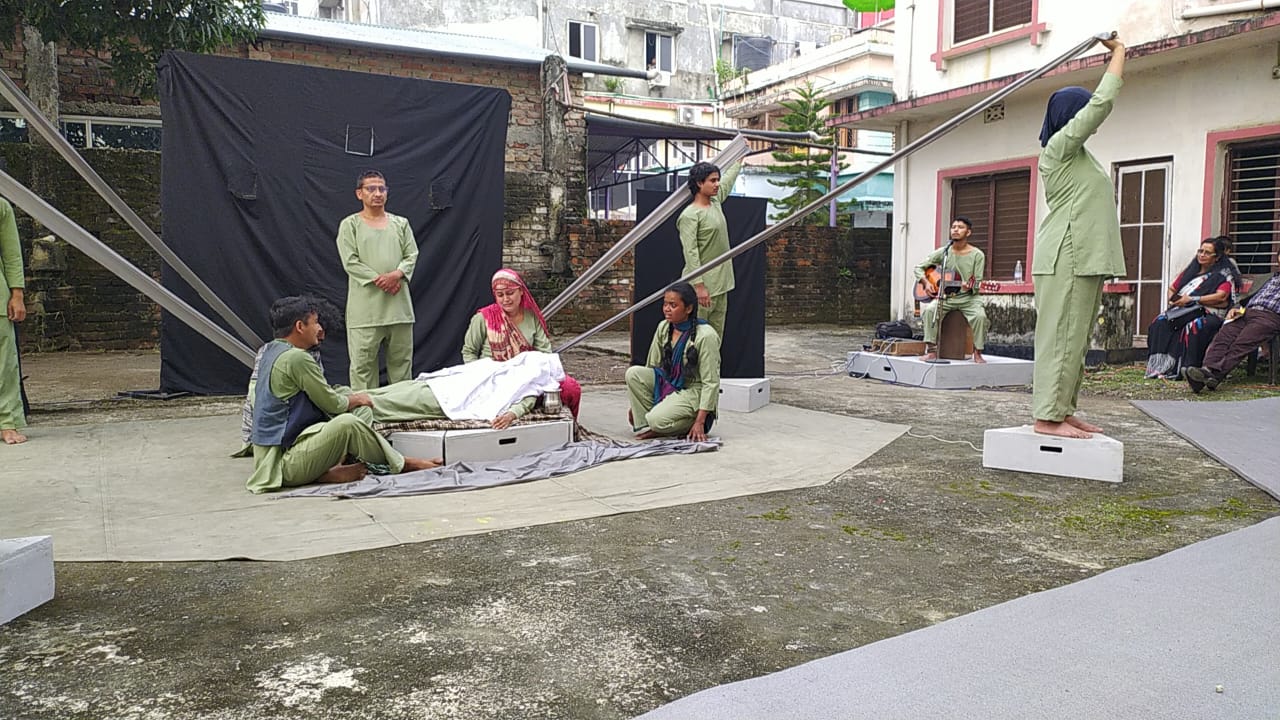 ‘Thula Maccha-Sana Maccha’ (Big Fish-Small Fish) staged in Biratnagar