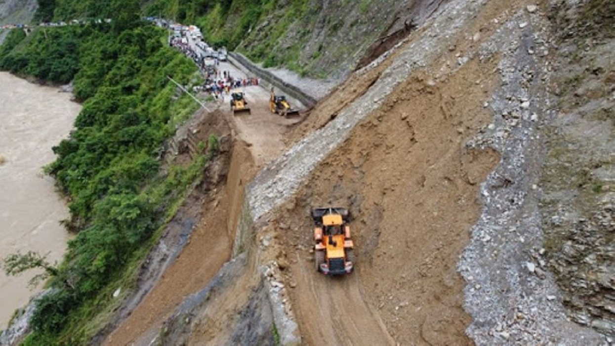 Damage of Rs 1.5 billion on national highways due to unseasonal rains