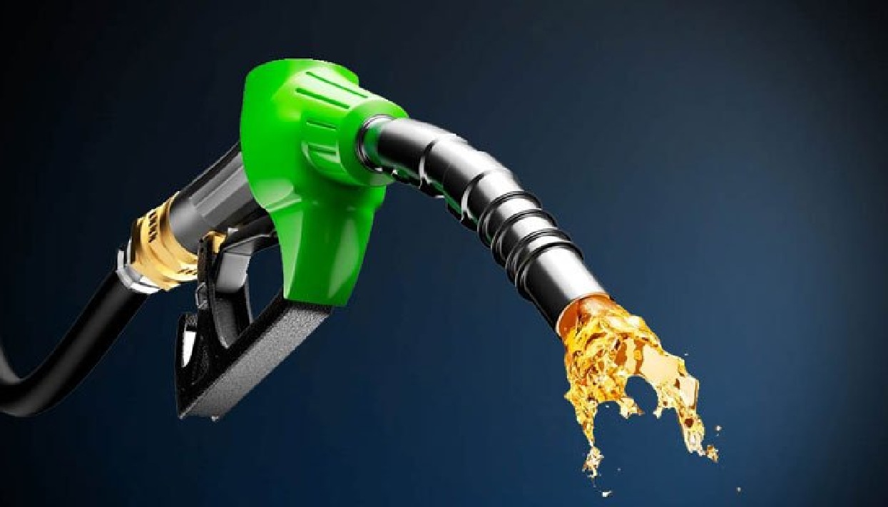 Fuel prices dropped, with corporation profiting 8 per liter on gasoline