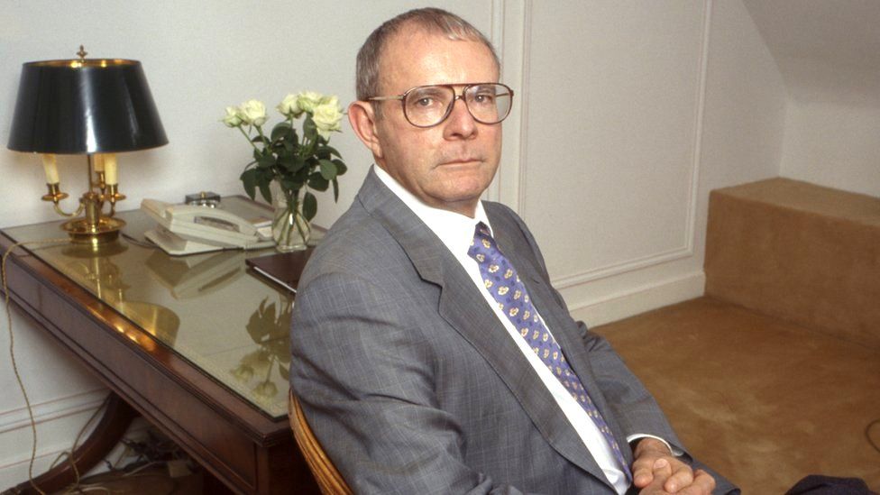 Wilbur Smith: Popular Zambian-born author dies aged 88