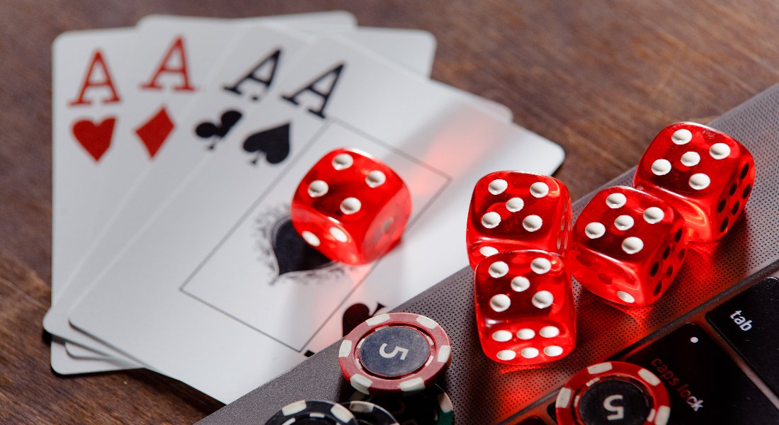 Fifteen people held for gambling – English.MakaluKhabar.com