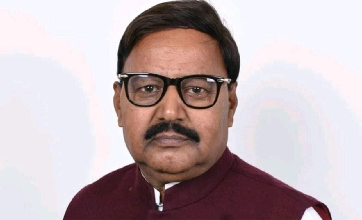 State 2: CM fires Industry Minister Yadav