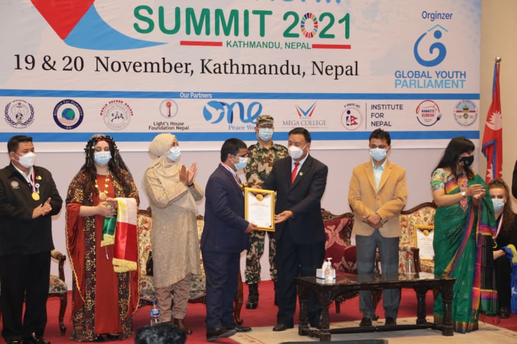 Journalist Aryal received the ‘Global Youth Leadership Award’