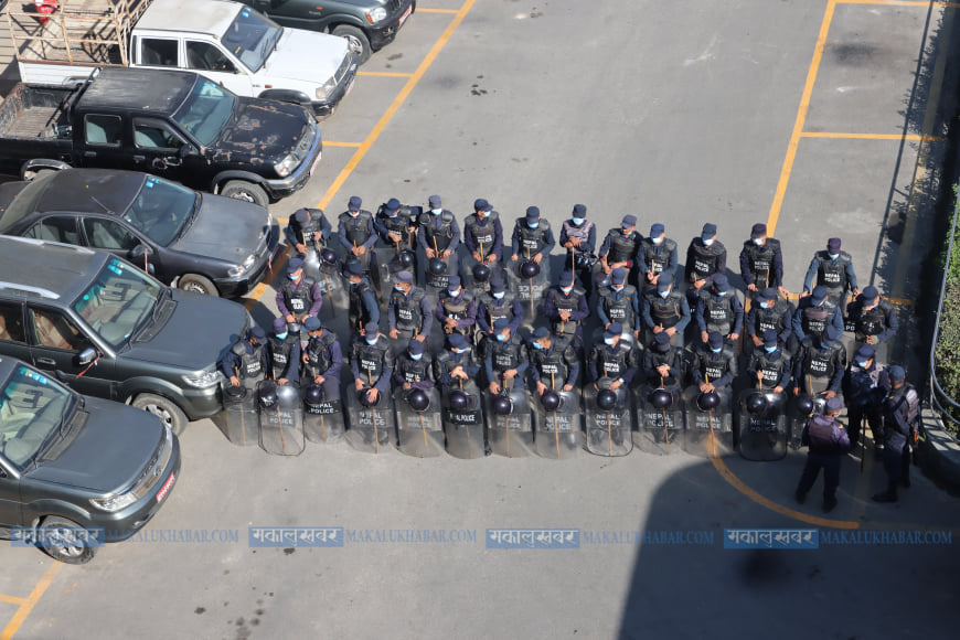 Law practitioners staged a protest even today, tight security at SC [Photos]