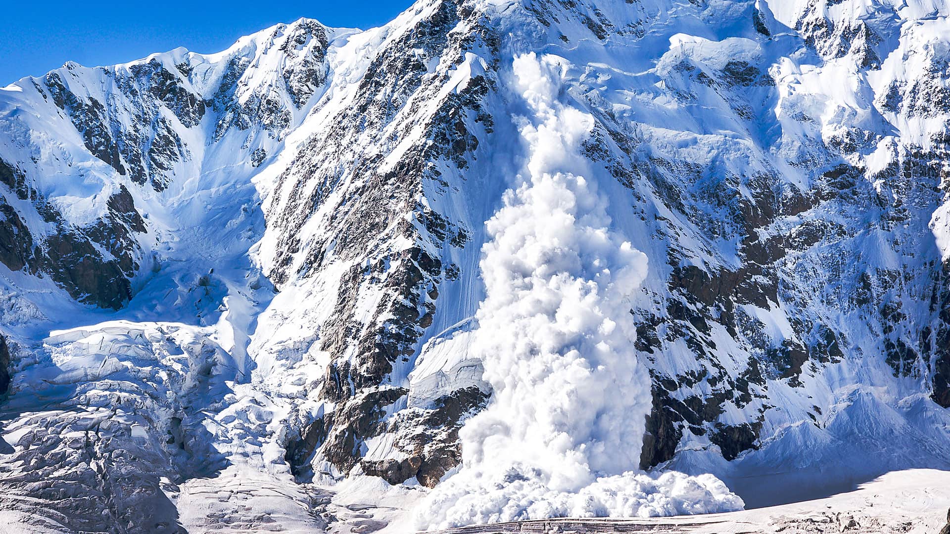 Nepal Army reaches out to Gurja avalanche survivors