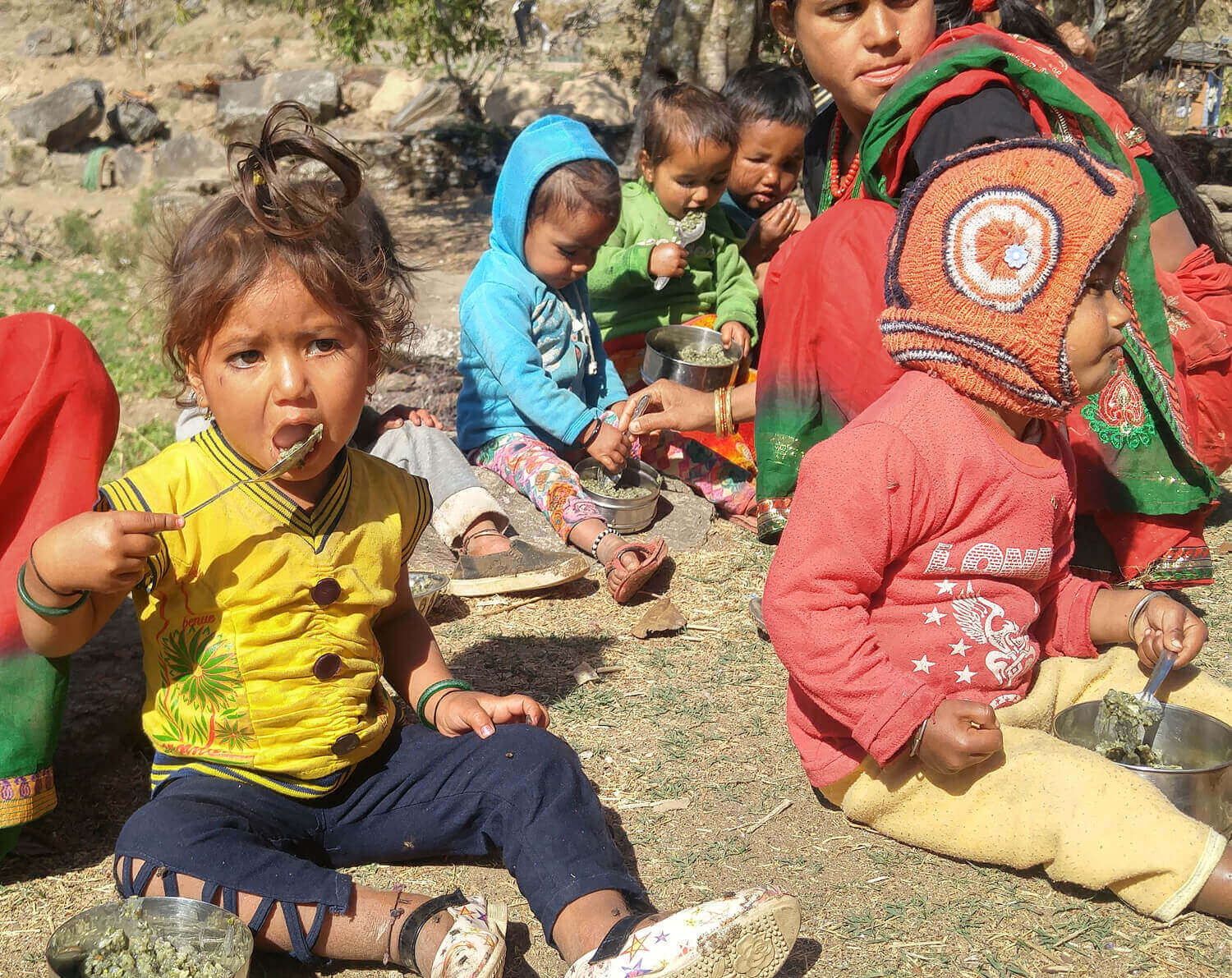 Main news. Дети Непала помогают в хозяйстве. Nepali time. Почему дети Непала и Катманду всегда сопливые.