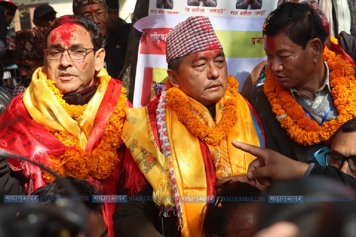 Rajendra Lingden exchanging happiness of victory [Photos]