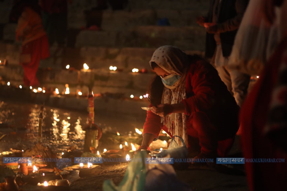 Lamps in Pashupati wishing peace to the departed soul [Photos]