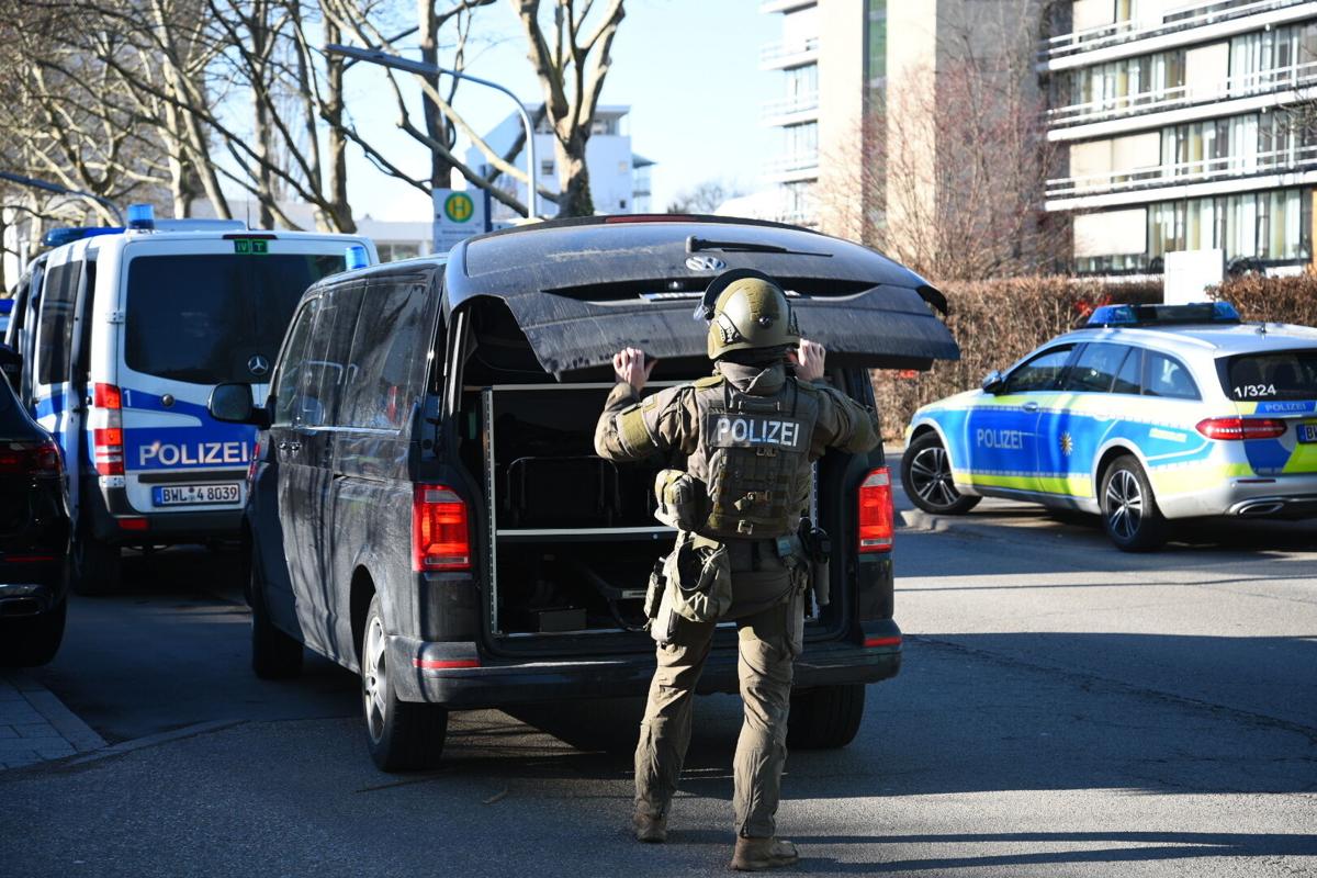 Several wounded in shooting in German city; gunman dead