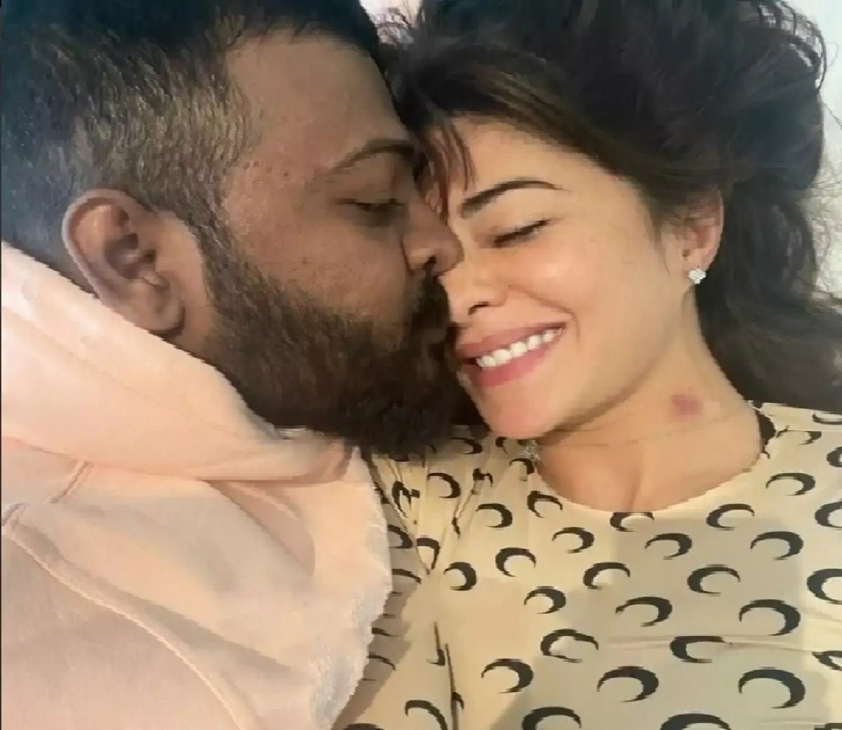 Actress Jacqueline Fernandez released statement after intimate photo went viral
