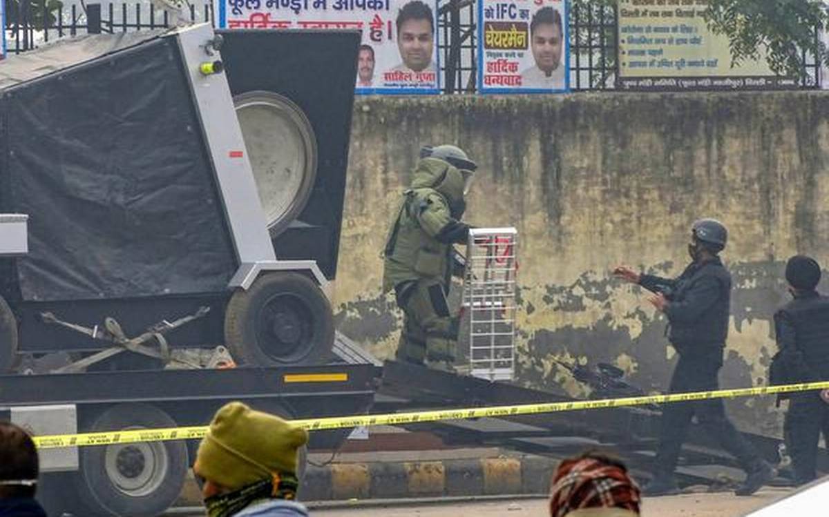 Bomb found at Indian capital market defused