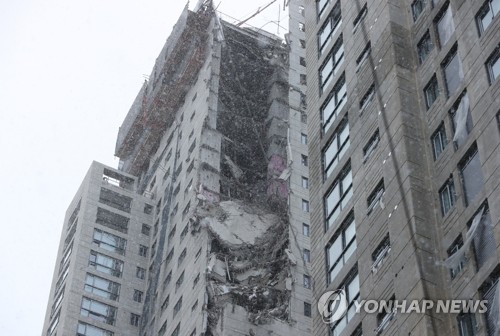 1 injured, 6 missing as outer wall of S. Korea’s apartment building collapses