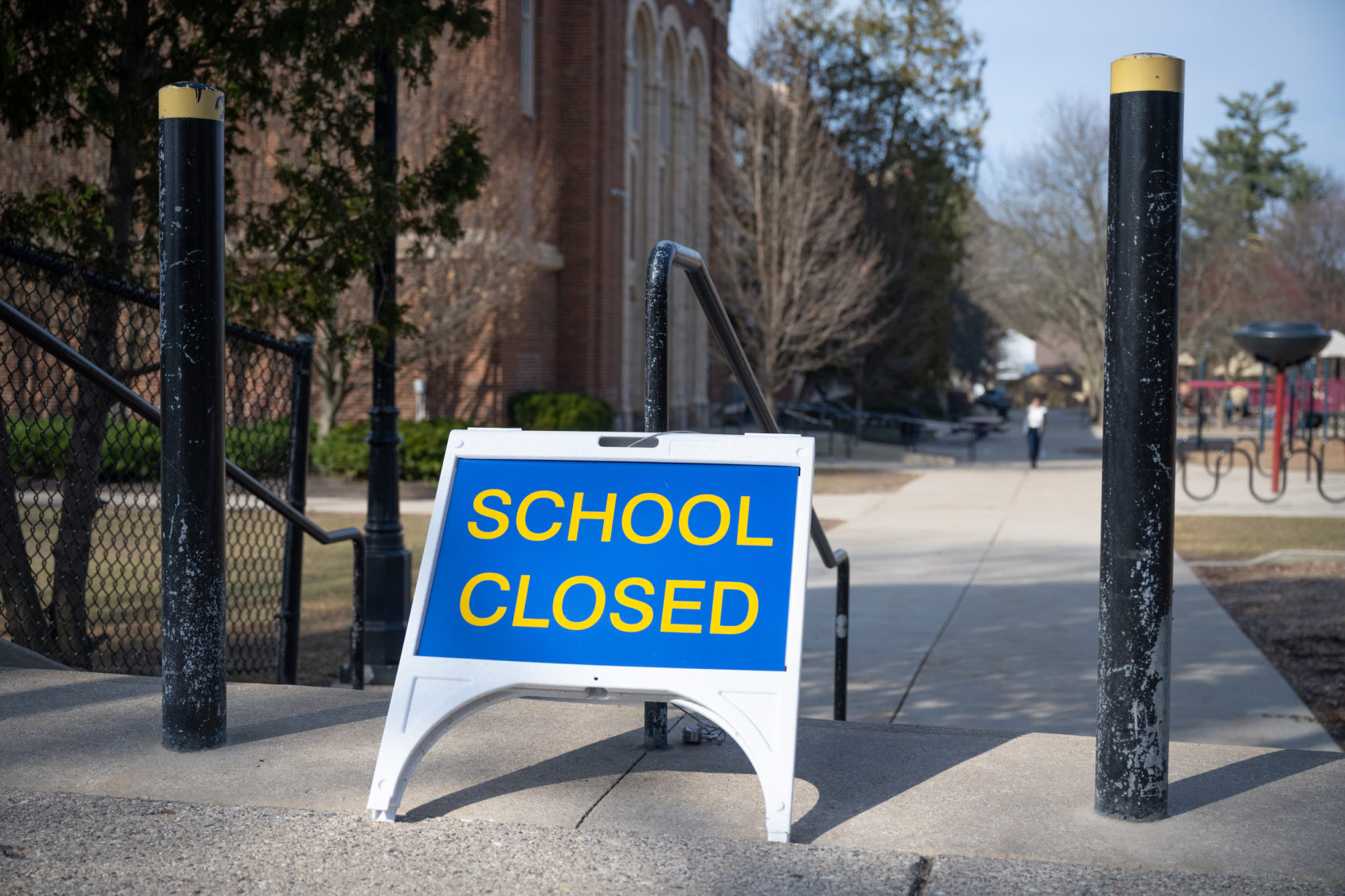 More than 3,000 U.S. schools closed in first week of 2022 as COVID-19 continues spreading