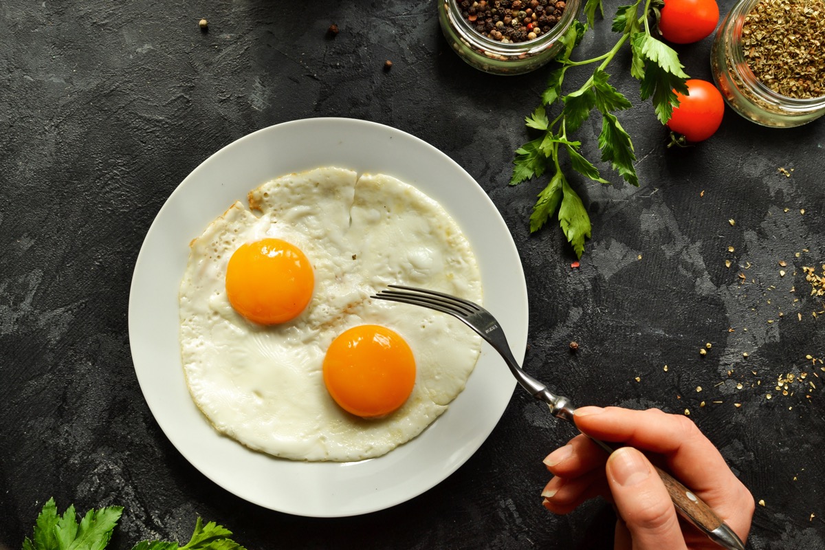 Is it healthy to eat eggs every day?