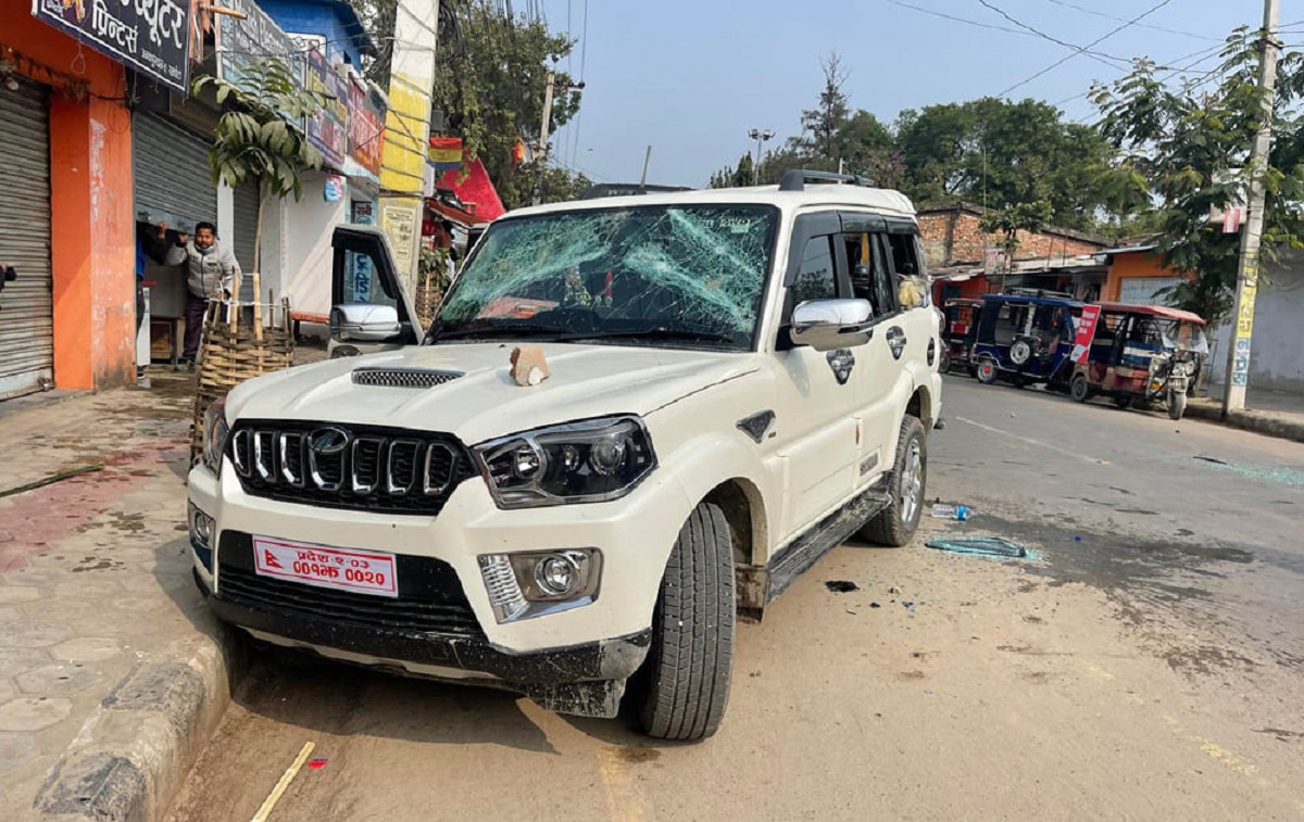 Government vehicle vandalized by Janamat Party leaders and cadres