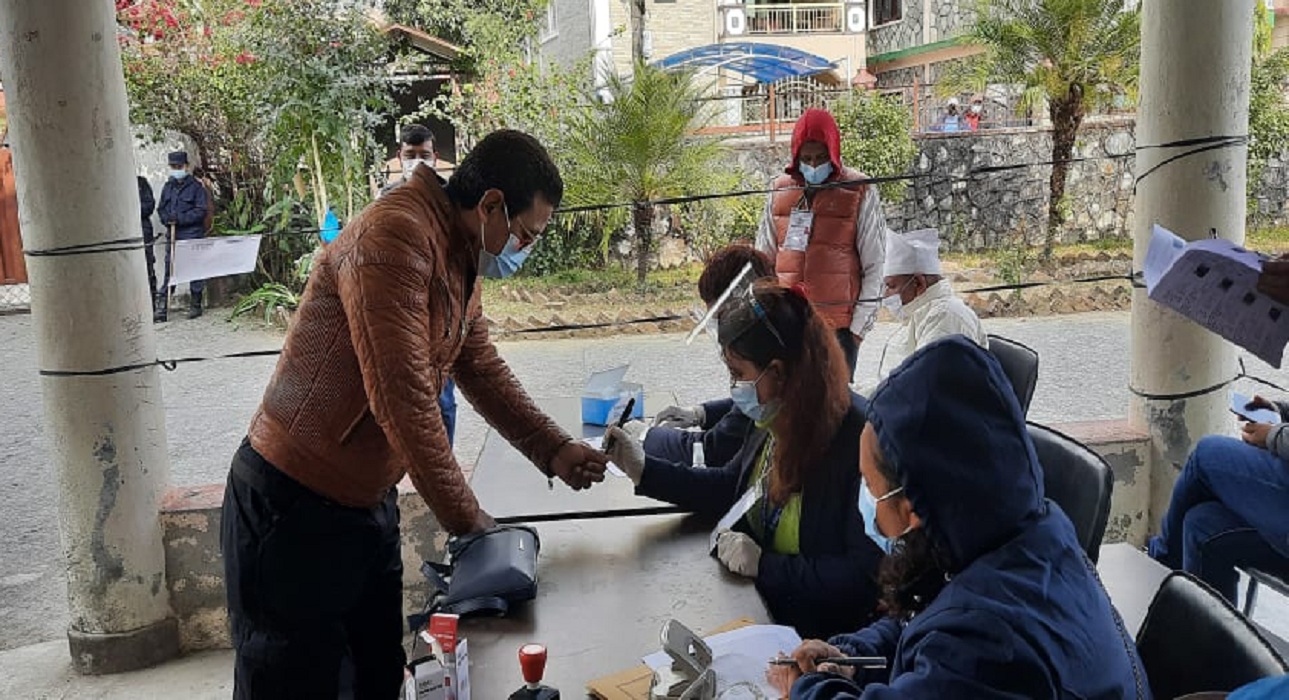 Voting ended in Gandaki, 2 votes did not fall