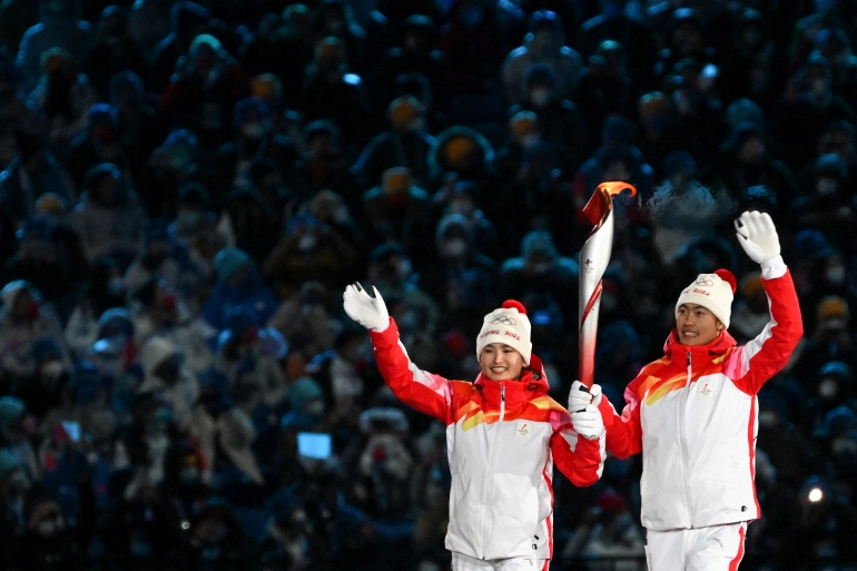 Winter Olympics: China stirs controversy with Uighur torchbearer