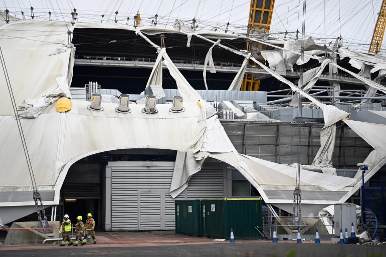 Storm Eunice batters Europe killing at least 8 people