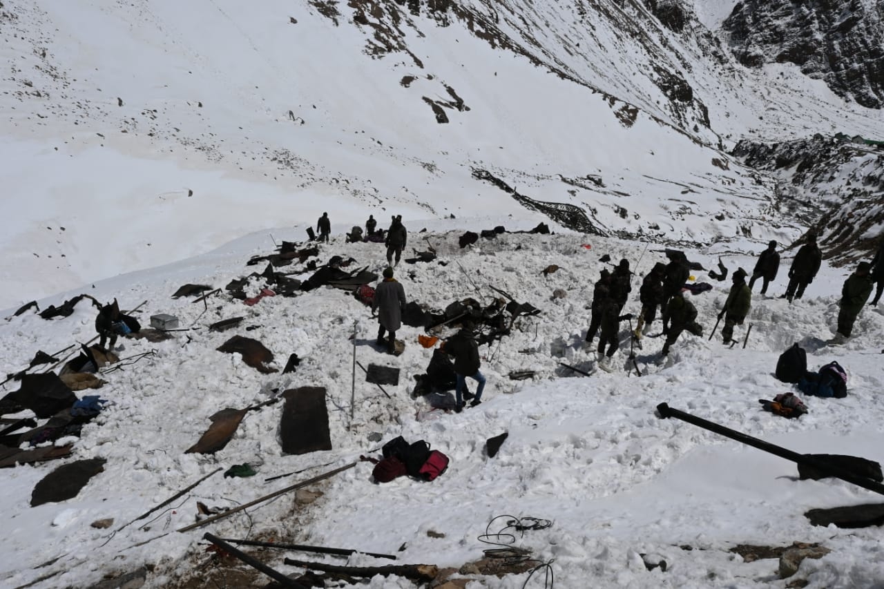 Avalanches kill 8 in Austria