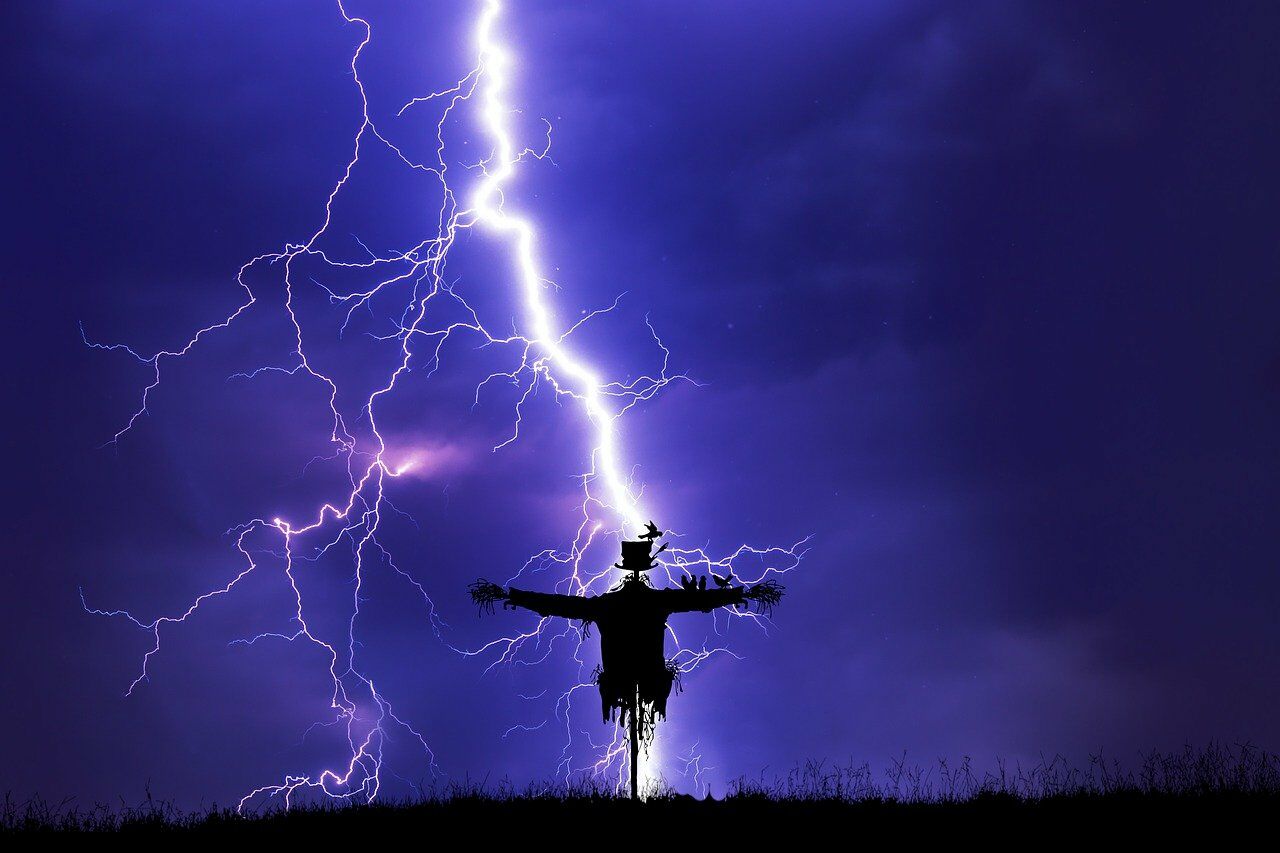 Man dies in lightning strike