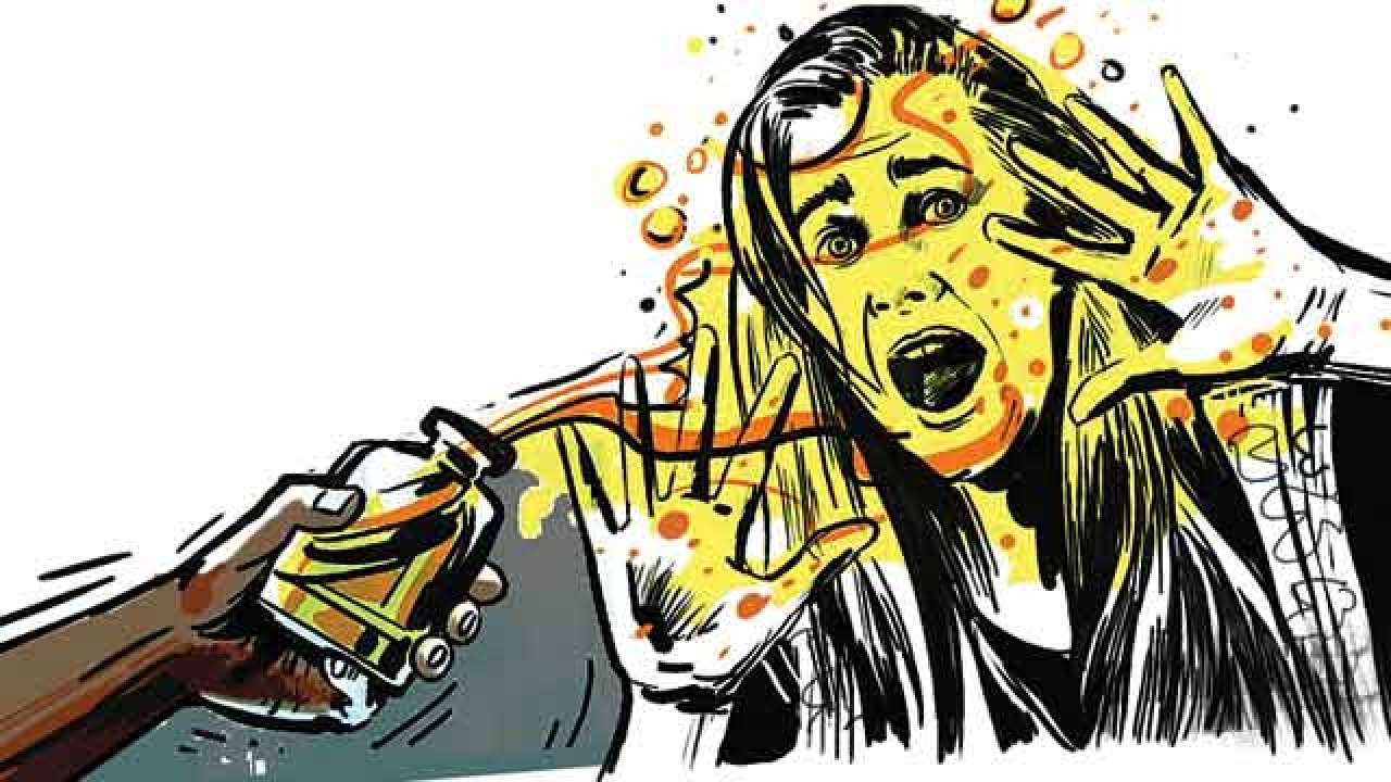 Two arrested for attacking a woman with acid