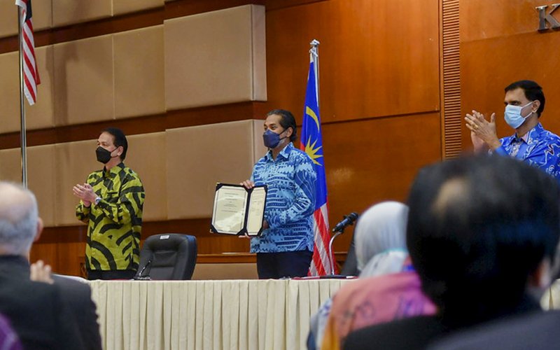 Malaysia signs MOU with China on traditional medicine development