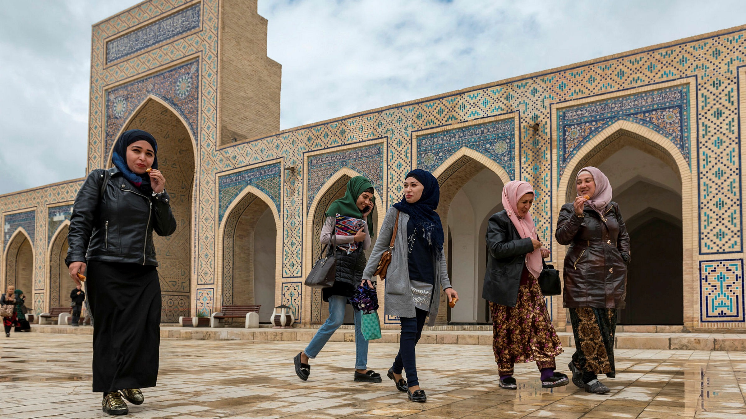 Uzbekistan lifts COVID-19 restrictions on foreign tourists