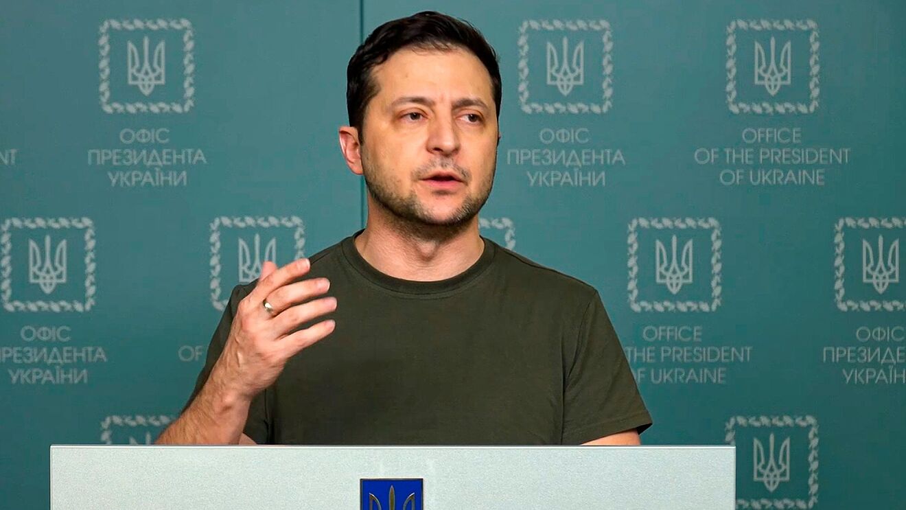 War in Ukraine: Zelensky urges Ukrainians to go on the offensive