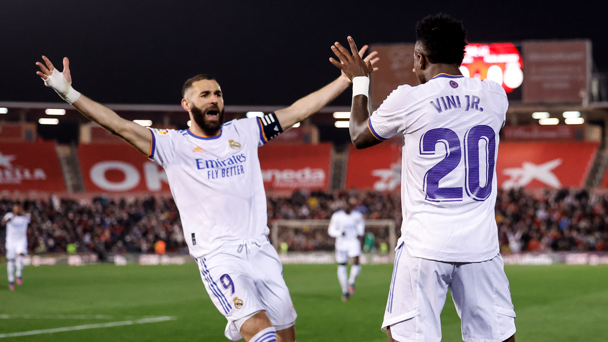 Benzema helps Real Madrid move ten points clear in La Liga