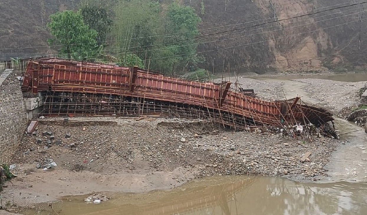 Bridge being built in Sindhuli collapsed