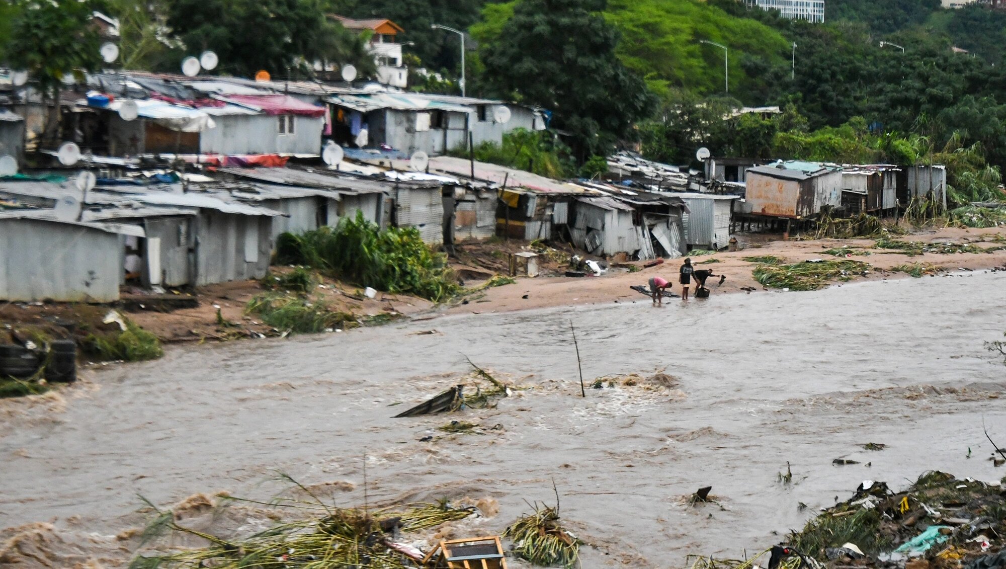 Xi expresses condolences over floods in S. Africa