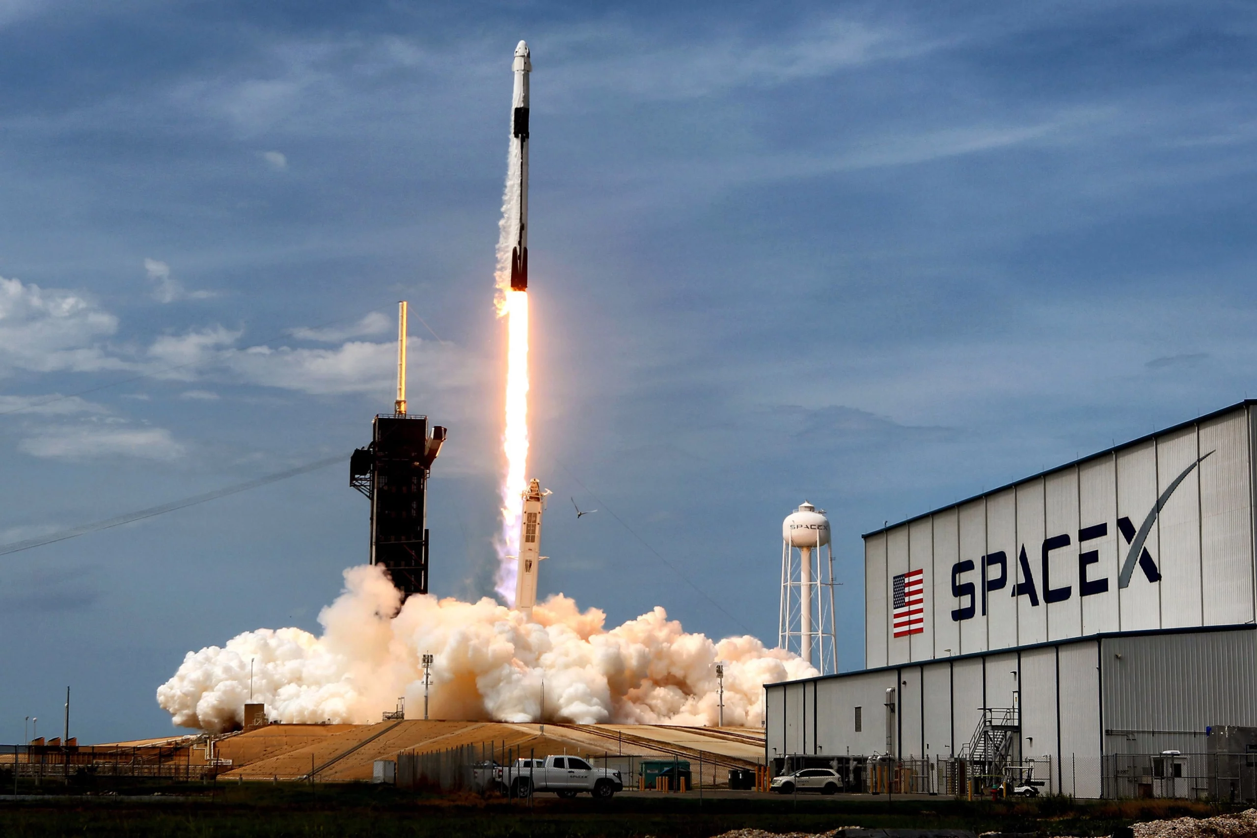 SpaceX launches 21 Starlink internet satellites into space