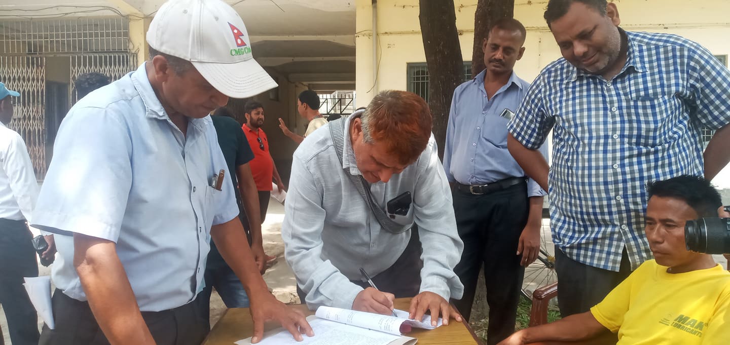 Independent ward chairperson Wagle registers first nomination in Biratnagar