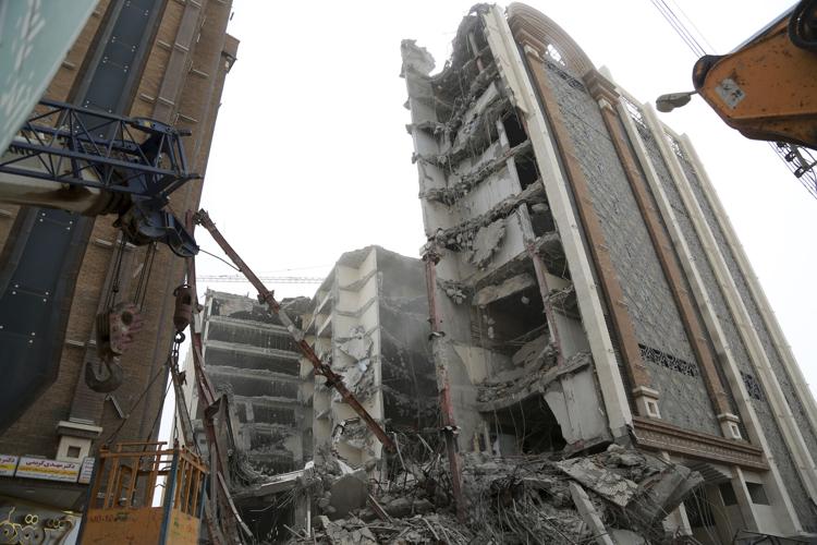 Building collapse kills 5 people, injures many in south Iran