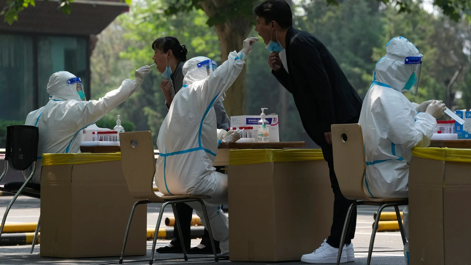 Thousands of COVID-negative Beijing residents sent to quarantine