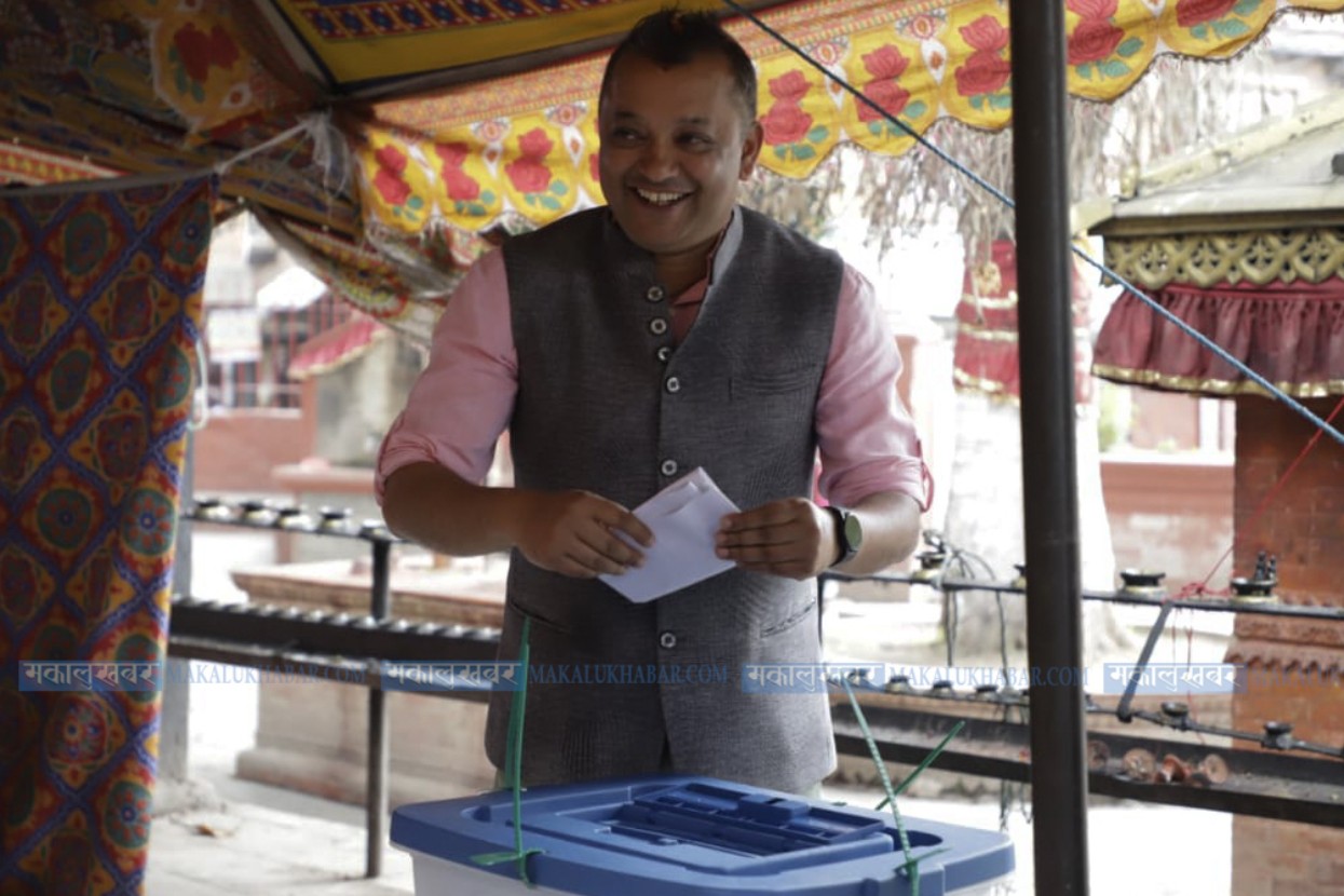 Gagan Thapa casts his vote from Maiti Devi [Photos]